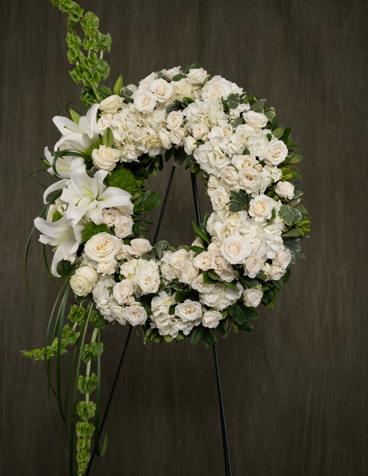 OASIS® Midnight Mache Wreath