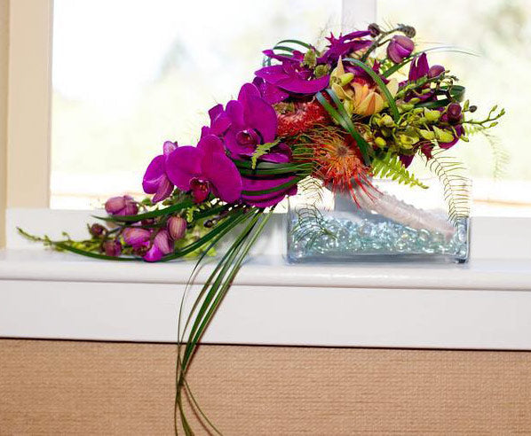 How Panic Turned to Profit with this Tropical Bridal Bouquet