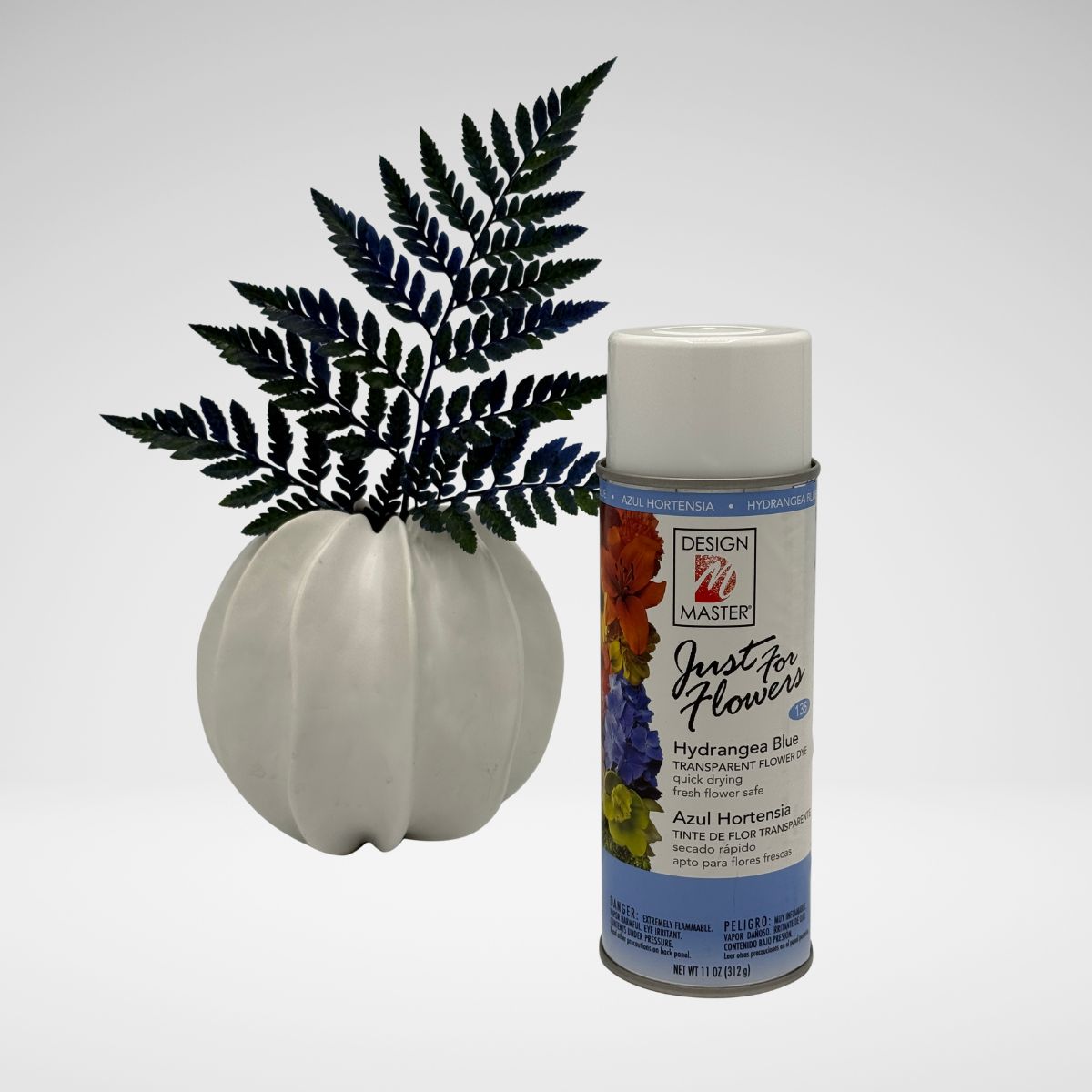 HydrangeaBlue_LeatherLeaf.jpg__PID:b7973ba3-fd33-49e7-8a57-fc44a226be4d